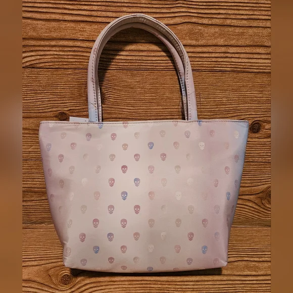 Betsey Johnson Skull insulated lunch tote - Picture 3 of 6